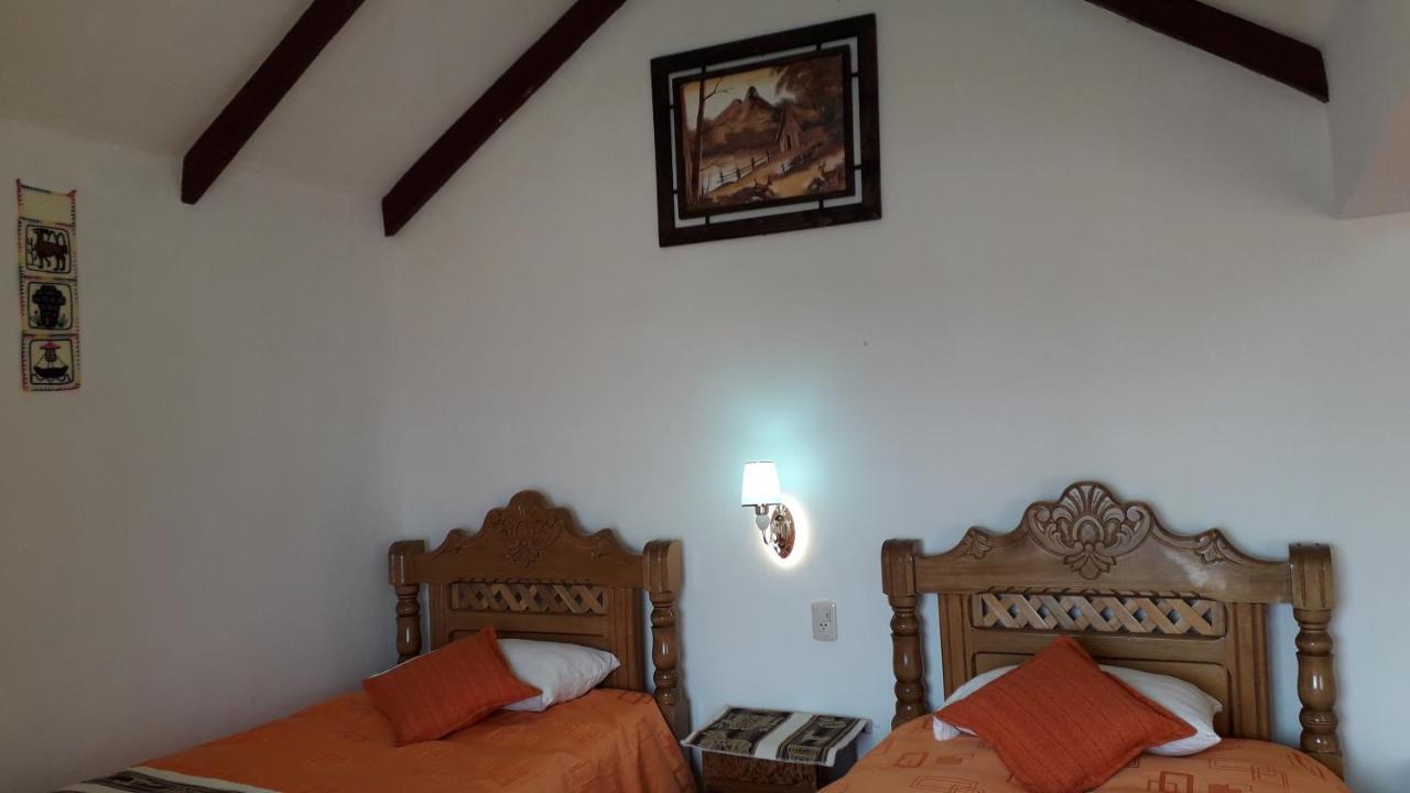 Hostal Jallalla Comunidad Yumani ภายนอก รูปภาพ
