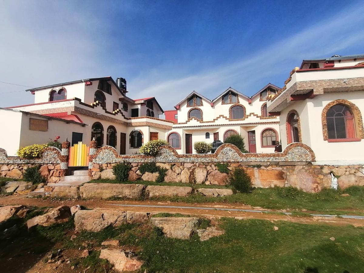Hostal Jallalla Comunidad Yumani ภายนอก รูปภาพ
